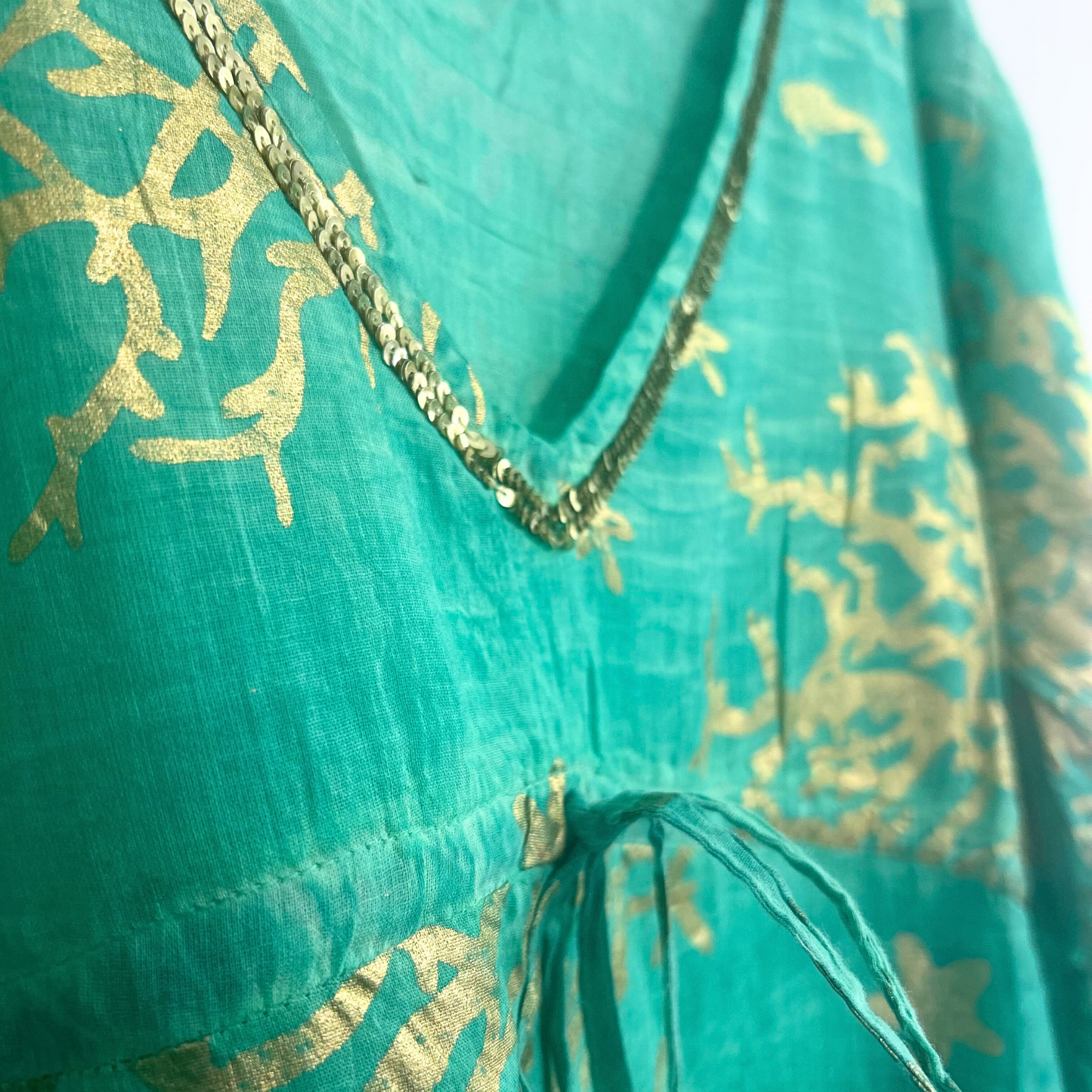 Vestido - Diseño en turquesa y coral dorado