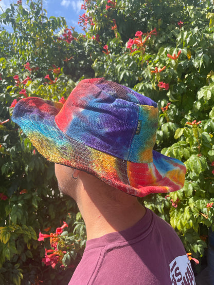 Sombrero  boho de cáñamo y algodón con parches y aros - Tiedye